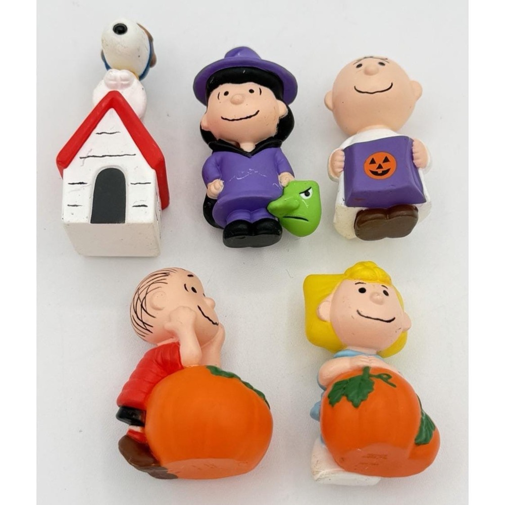Hallmark PEANUTS Set Of 5 Halloween Great Pumpkin Patch Mini Figures 1996 GC